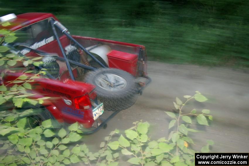 Jim Cox / Ryan LaMothe Chevy S-10 rockets down a straight on SS2.