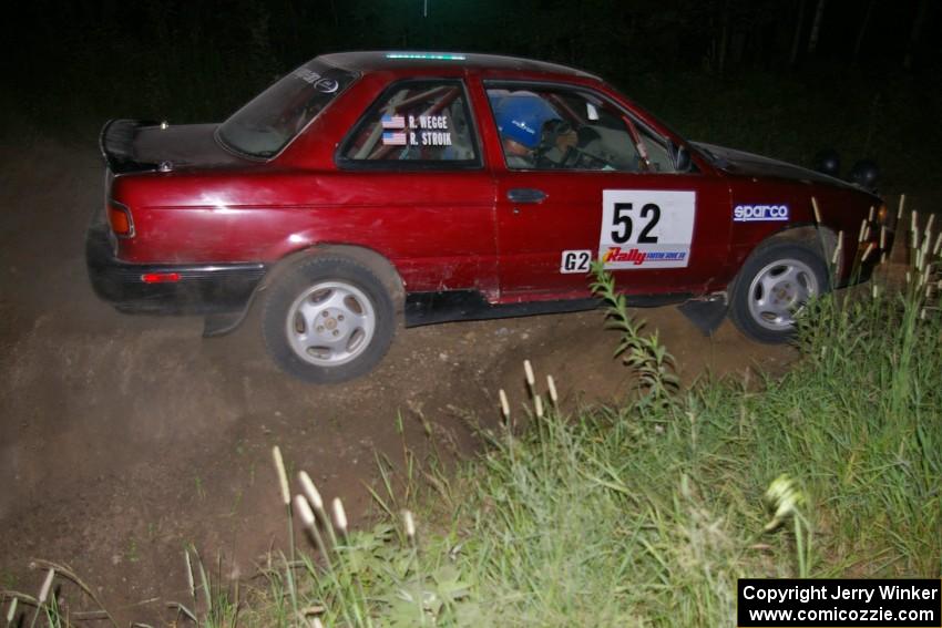 Rob Stroik / Ross Wegge Nissan Sentra SE-R at a 90-right on SS4.