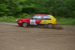 Carl Seidel / Jay Martineau VW GTI drifts through a 90-right on SS2, Spur 2.