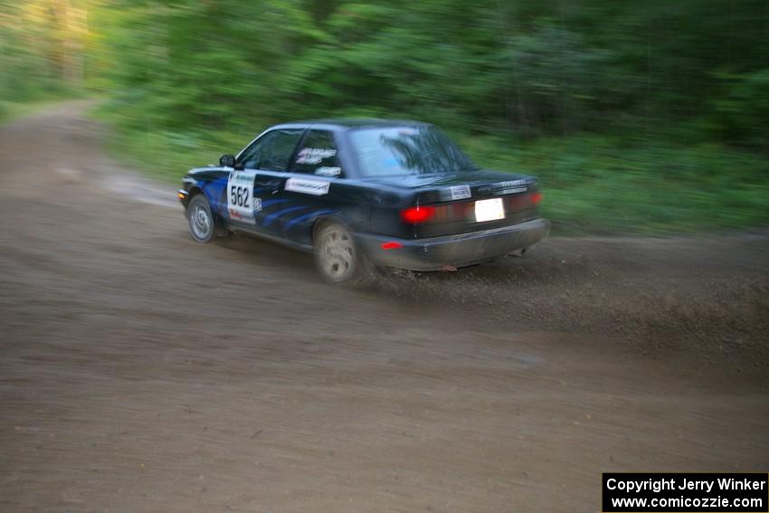 Brian Dondlinger / Dave Parps Nissan Sentra SE-R drifts through a 90-right on SS2, Spur 2.