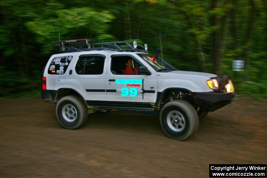 Carlton McMillan's Nissan Xterra working sweep on SS2, Spur 2.