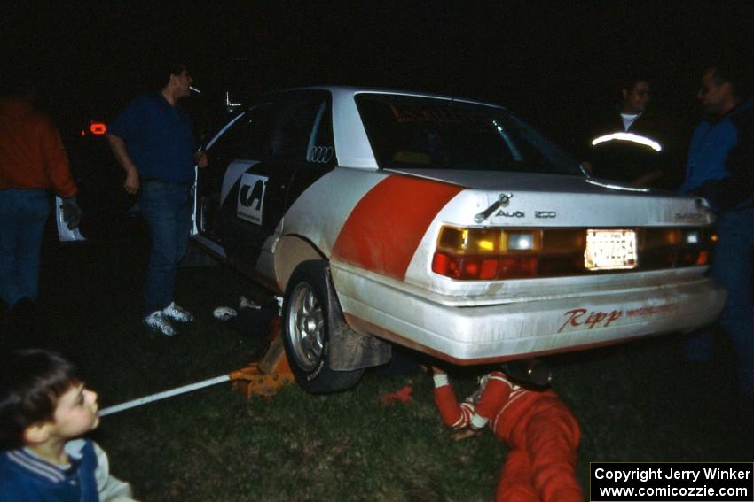 Constantine Mantopoulos / Eduardo Besada Audi 200 Quattro at Germania service