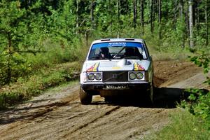 Bill Malik / Farina O'Sullivan Volvo 240 on SS13, Wolf Lake.