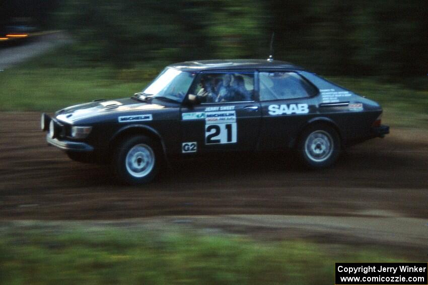 Jerry Sweet / Stuart Spark SAAB 99EMS at the spectator point on SS1, Kabekona.