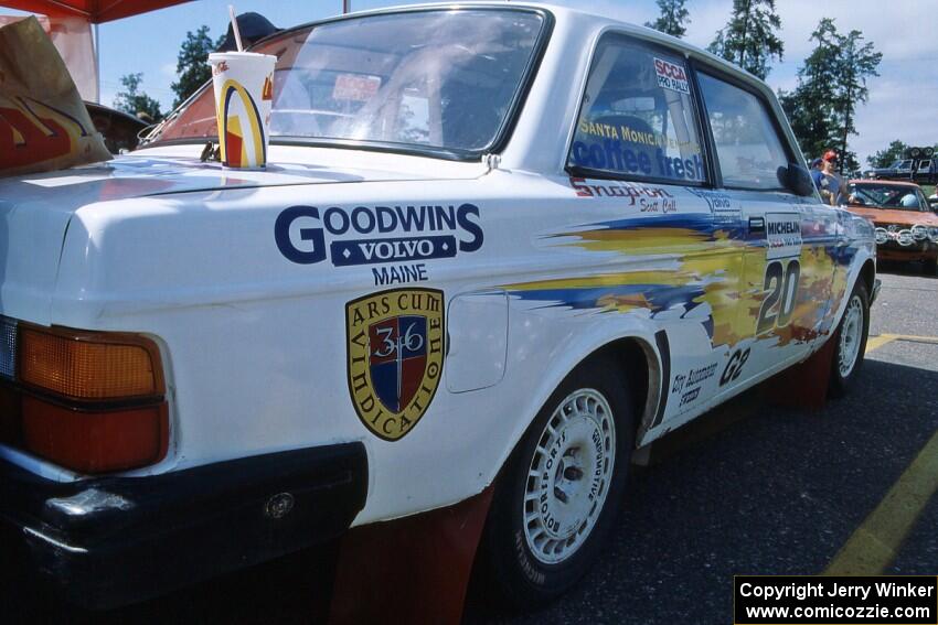 Bill Malik / Farina O'Sullivan Volvo 240 at parc expose on day two.