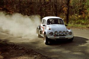 The Mike Villemure / Reny Villemure VW Beetle drifts through the final corner of SS2.