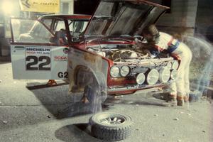 Pete Lahm / Jimmy Brandt work on their Datsun 510 at the first Kenton service.