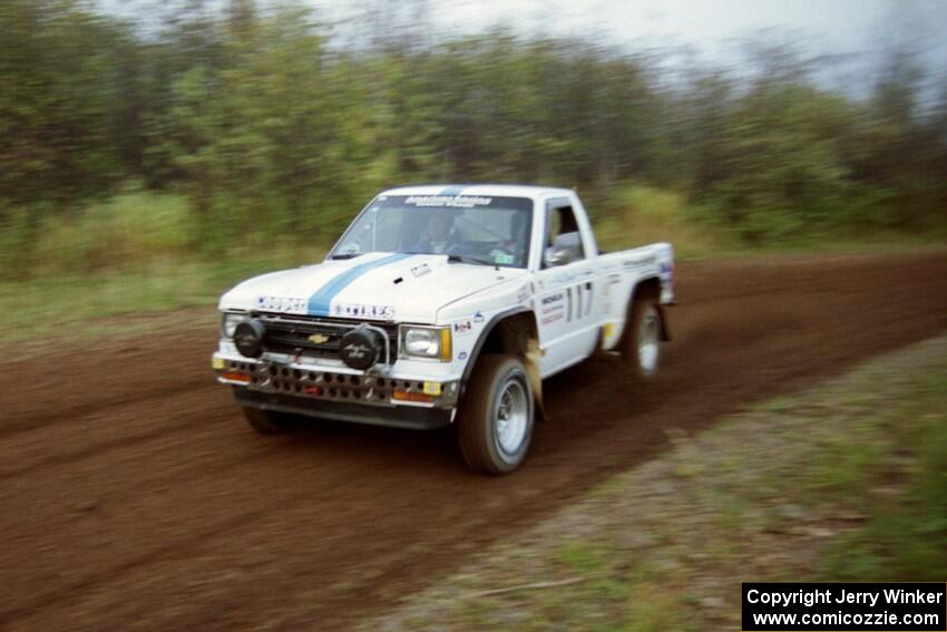 Ken Stewart / Doc Shrader at speed on the practice stage in their Chevy S-10 Pickup.