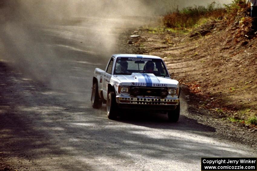 Ken Stewart / Doc Shrader at speed in their Chevy S-10 near the finish of SS2.