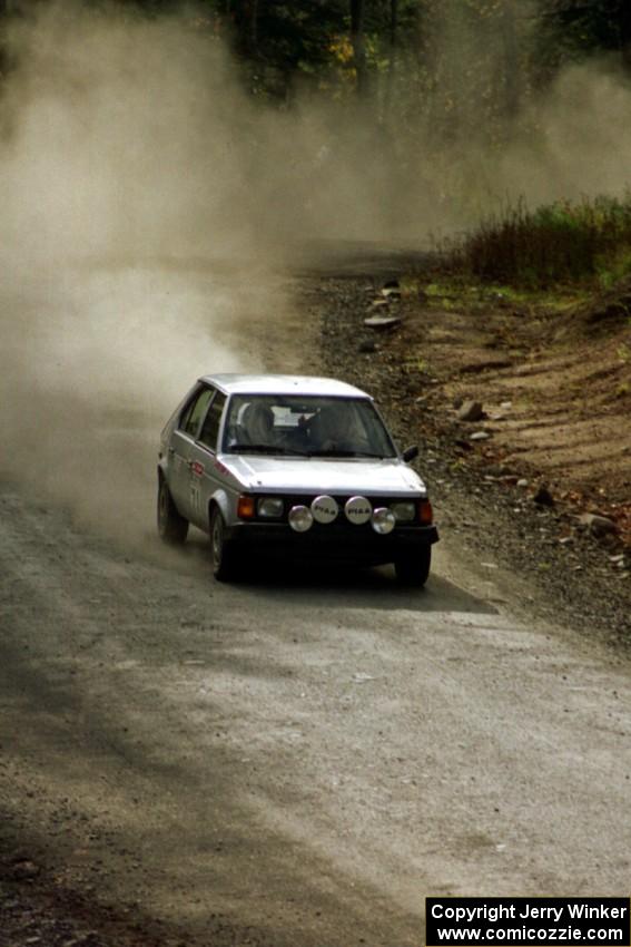 The Jason Anderson / Jared Kemp Dodge Omni comes through the final corners of SS2.