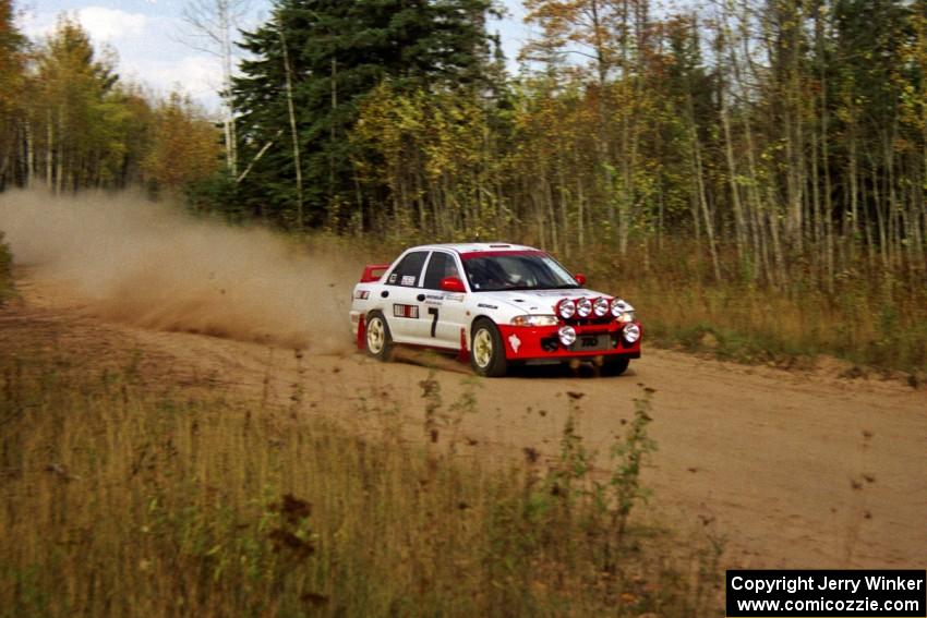 Henry Joy IV / Michael Fennell blast their Mitsubishi Lancer Evo II down the first straight of Menge Creek I.