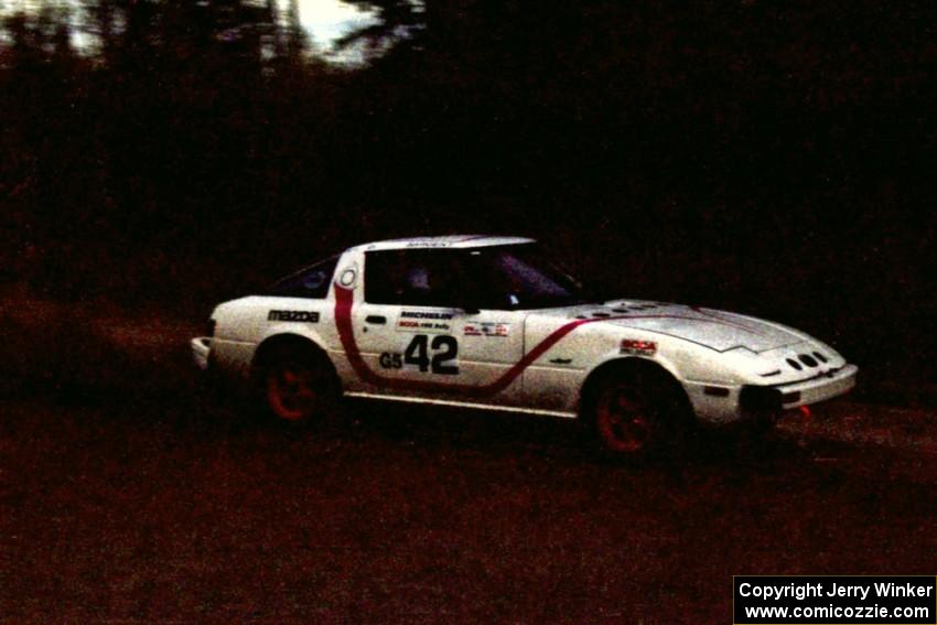 Craig Kazmierczak / Diane Sargent drift their Mazda RX-7 through the first corner of Menge Creek I.