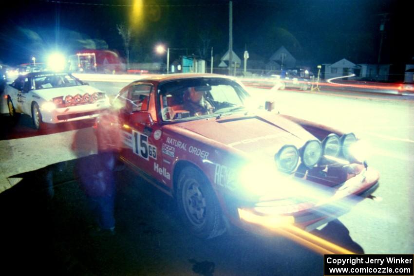 Mike Hurst / Rob Bohn prepare to leave Kenton service in their Porsche 911.
