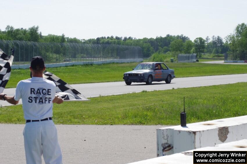 North Loop Motorsports BMW 325 takes the checkered flag