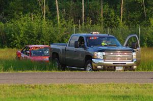 Trump Chump Honda Prelude gets pulled back onto the track after going off at turn 2