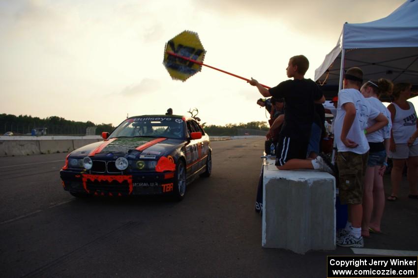 Tubby Butterman BMW 325 comes into the pits