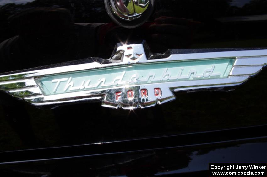 Ford Thunderbird emblem