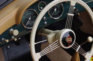 Porsche Speedster cockpit