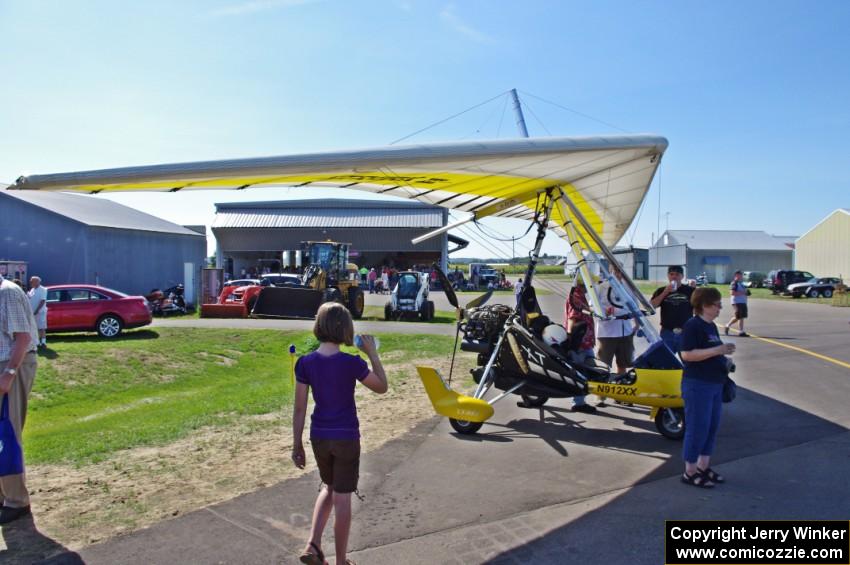 Motorized hang-glider