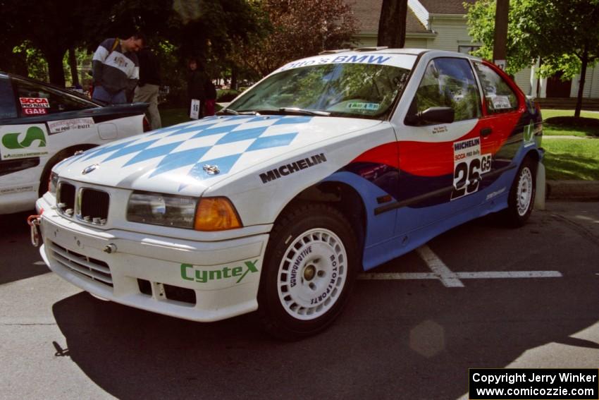 Rick Davis / Ben Greisler BMW 318i at the green before the rally.