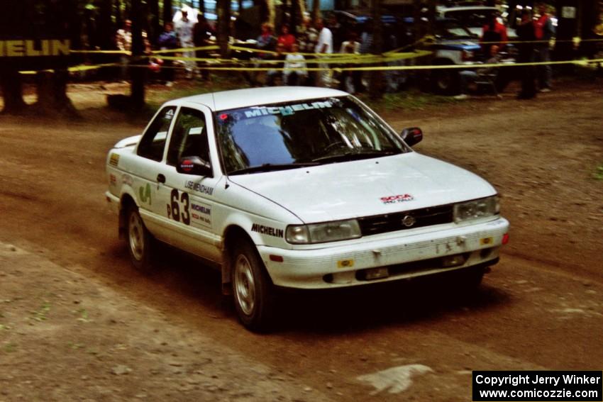 Ted Mendham / Lise Mendham Nissan Sentra SE-R on SS2, Asaph Run.