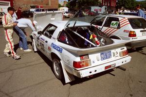 Ted Grzelak / Chris Plante Mazda RX-7 at the green during the midday break