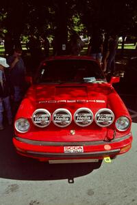 Mike Hurst / Rob Bohn Porsche 911 at the green during the midday break