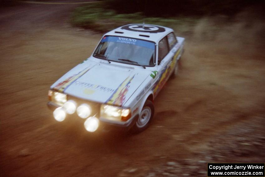 Bill Malik / Christian Edstrom Volvo 240 at a 90-left on SS7, Wilson Run I.