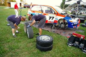 Alfredo DeDominicis / Massimo Daddovei Mitsubishi Lancer Evo VII at Akeley service (4).