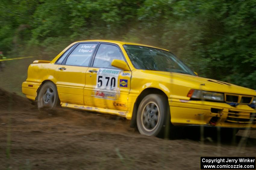 Erik Payeur / Adam Payeur power their Mitsubishi Galant through a hard right-hand hairpin on SS3.