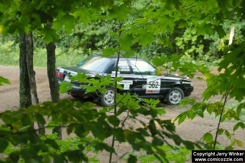 Scott Justus / Dave Parps at a hairpin on SS3 in their Nissan Sentra SE-R.