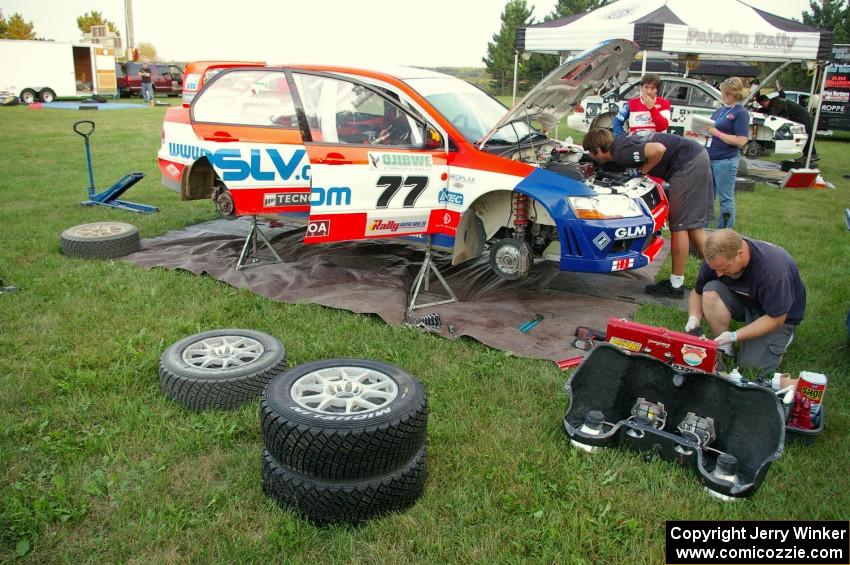 Alfredo DeDominicis / Massimo Daddovei Mitsubishi Lancer Evo VII at Akeley service (2).