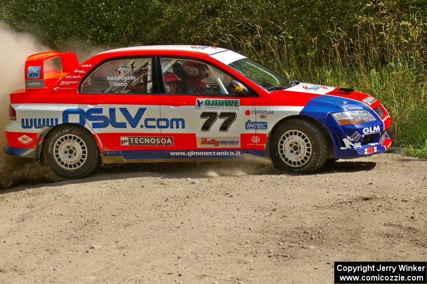 Alfredo DeDominicis / Massimo Daddovei at a 90-left on SS9 in their Mitsubishi Lancer Evo VII.