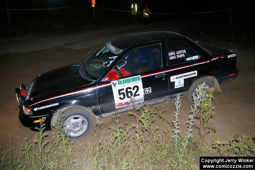 Scott Justus / Dave Parps Nissan Sentra SE-R at a 90-left on SS16.