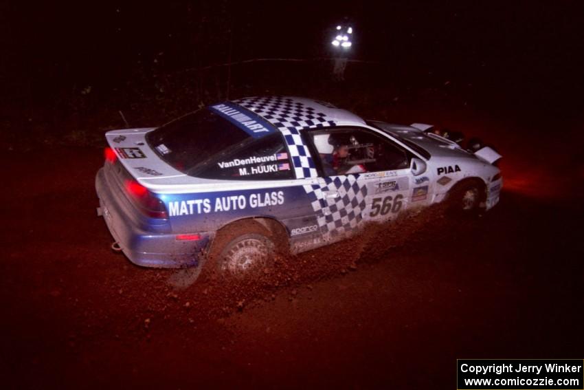 The Matt Huuki / Josh VanDenHeuvel Eagle Talon goes through an uphill left near the finish of Echo Lake 2.