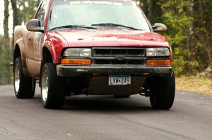 Jim Cox / Scott Parrott kept their Chevy S-10 glued to the pavement over the midpoint jump on Brockway 1, SS11.